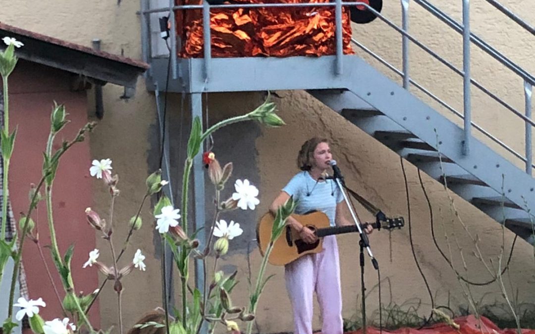 Juni 2020 – Picnic in Orange – Anna Mabo & Pieces of Pai